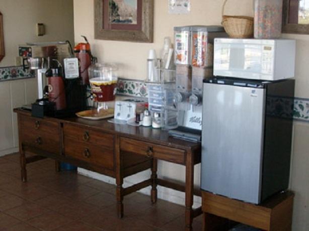 Knights Inn & Suites - Canyon Restaurant foto